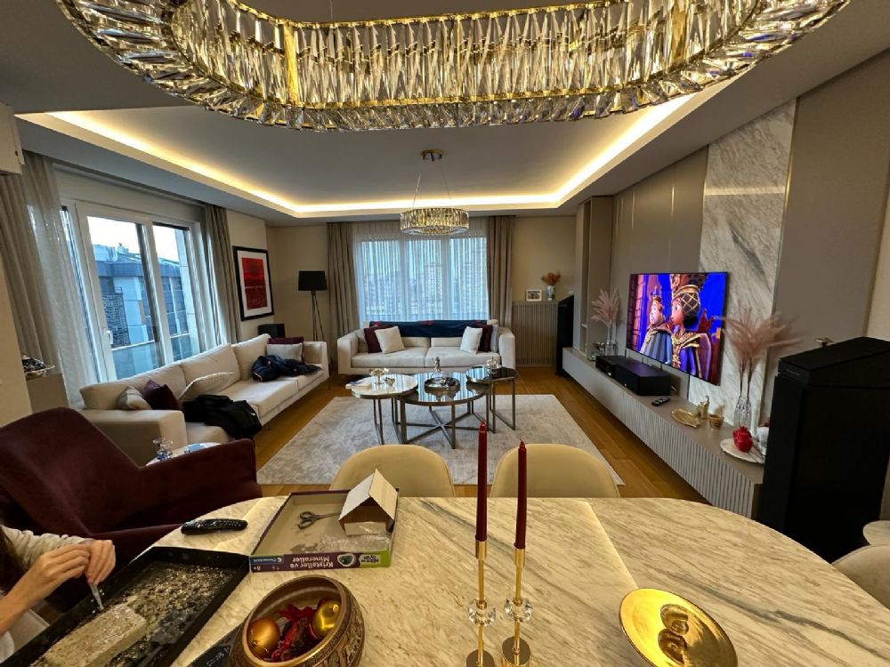 ERENKÖYDE MİMARİ TASARIMLI 220 M² NET 7+1 SATILIK DUBLEKS DAİRE