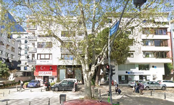 CADDEBOSTAN BAĞDAT CD UZERİ 118 M2 NET KULLANIM KİRALIK DUKKAN