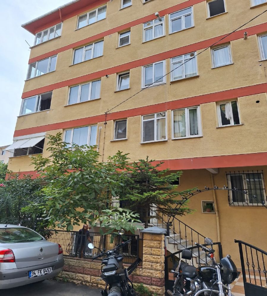 KUÇUKYALI YATIRIMLIKSATILIK ÇEVİKEMLAKTAN 63M2 3ODALI BAHÇE KATI