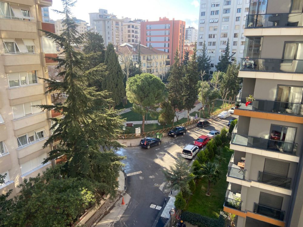 Feneryolunda yeni bina da ferah 2+1 satılık daire